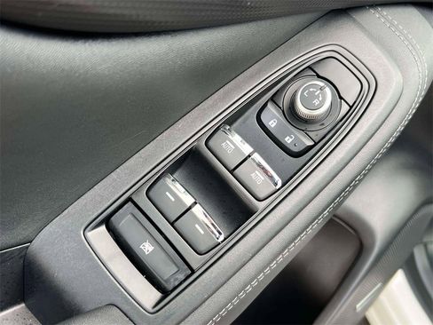 Used 2022 Subaru Forester Touring image 17