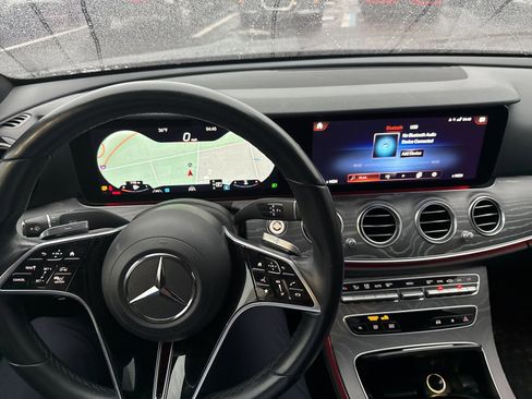 Used 2021 Mercedes-Benz E 350 4MATIC Sedan image 11