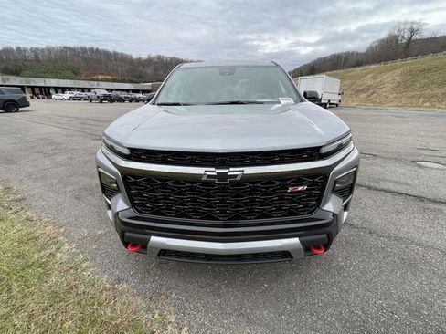 New 2026 Chevrolet Traverse Z71 w/ Enhanced Driving Package image 2