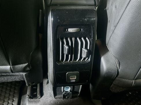 Used 2025 Jeep Compass Trailhawk image 27