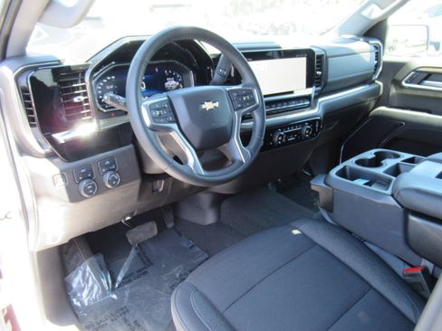 Certified 2024 Chevrolet Silverado 1500 LT AWD/4WD image 15