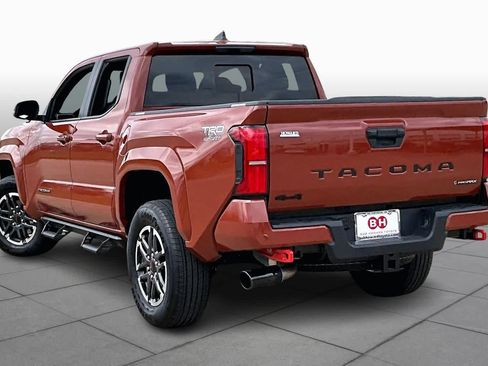 Used 2025 Toyota Tacoma TRD Sport w/ TRD Sport Upgrade Package AWD/4WD image 12