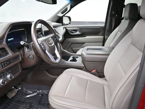Used 2023 GMC Yukon SLT w/ SLT Premium Package AWD/4WD image 12