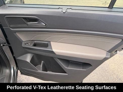 Used 2021 Volkswagen Atlas SE w/ Panoramic Sunroof Package AWD/4WD image 12