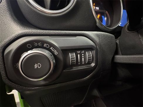 Used 2018 Jeep Wrangler Unlimited Sahara w/ Uconnect 4C Nav & Sound Group image 22