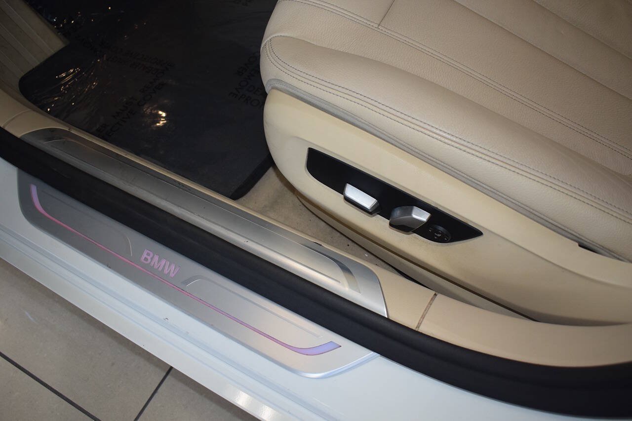 Used 2019 BMW 740i RWD image 26