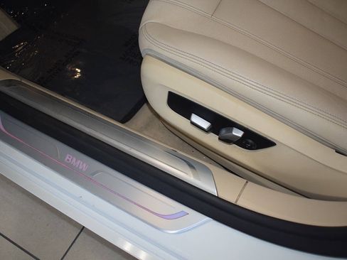 Used 2019 BMW 740i RWD image 26