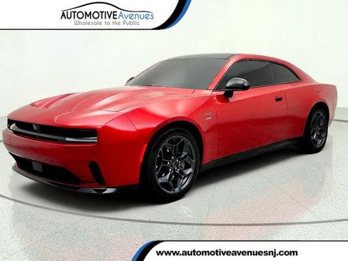 Used 2025 Dodge Charger Daytona R/T w/ Sun & Sound Package AWD/4WD image 1