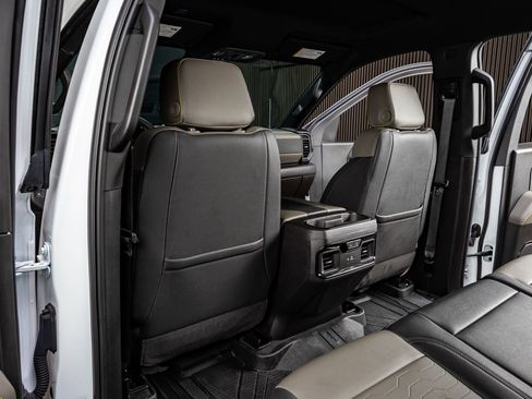 Used 2025 Chevrolet Silverado 1500 ZR2 w/ Technology Package image 33