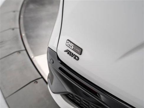 Used 2023 Toyota Sienna XSE w/ Protection Package (TMS) image 39