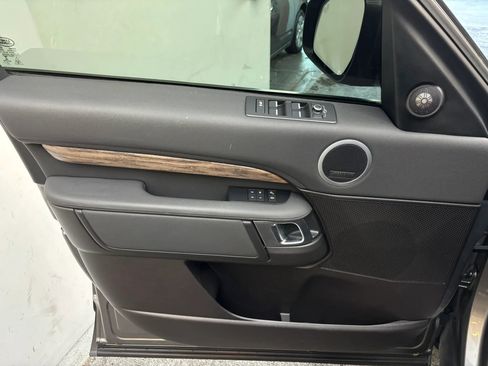 Used 2018 Land Rover Discovery HSE image 10