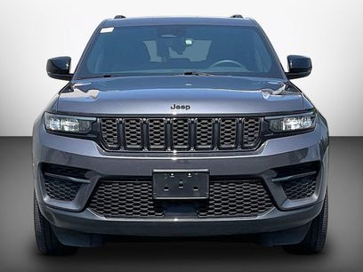 Used 2023 Jeep Grand Cherokee Altitude