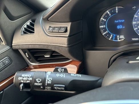 Used 2019 Cadillac Escalade Premium Luxury image 19