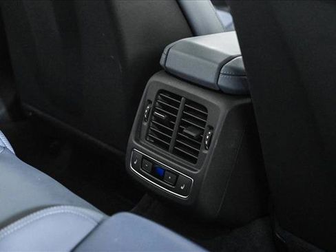 Used 2023 Audi e-tron GT Premium Plus image 18