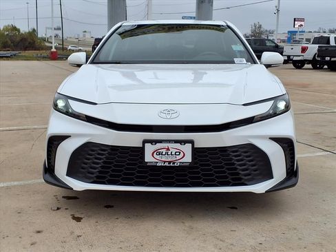 Certified 2025 Toyota Camry SE image 4