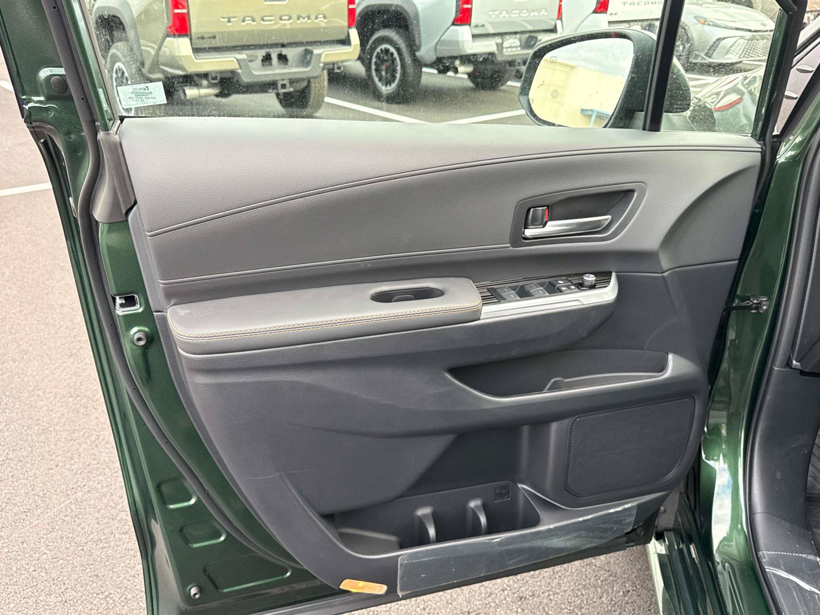 New 2026 Toyota Sienna XLE Woodland Edition AWD/4WD image 9