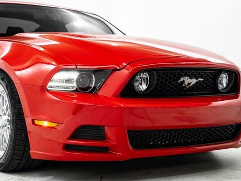 Used 2013 Ford Mustang GT RWD image 15
