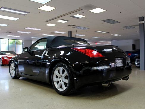 Used 2004 Nissan 350Z Touring image 17