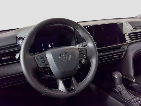 Used 2026 Toyota Camry SE FWD image 18
