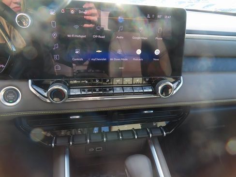 Certified 2024 Chevrolet Colorado ZR2 w/ ZR2 Bison Edition image 27