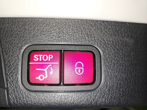 Used 2021 Mercedes-Benz GLB 250 4MATIC image 13