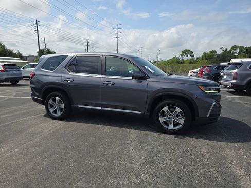 Certified 2024 Honda Pilot EX-L image 2