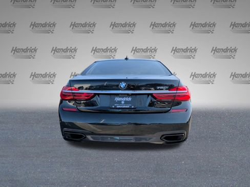 Used 2019 BMW 750i w/ M Sport Package image 8