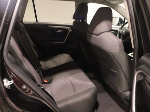 Used 2025 Toyota RAV4 XLE FWD image 19