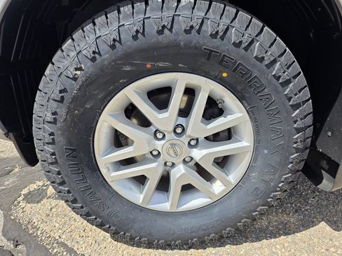 Used 2018 Nissan Frontier SV AWD/4WD image 35