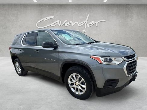 Used 2021 Chevrolet Traverse LS FWD image 2