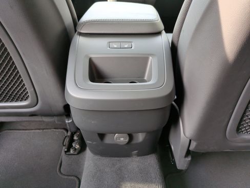 Used 2025 Volvo XC60 B5 Plus image 35