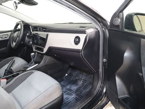 Used 2019 Toyota Corolla LE image 35