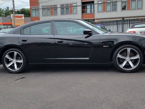 Used 2014 Dodge Charger R/T RWD image 5