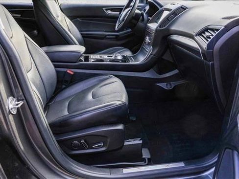 Used 2019 Ford Edge Titanium w/ Equipment Group 301A image 30