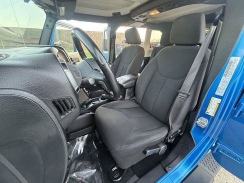 Used 2016 Jeep Wrangler Unlimited Sport w/ Quick Order Package 23S AWD/4WD image 13