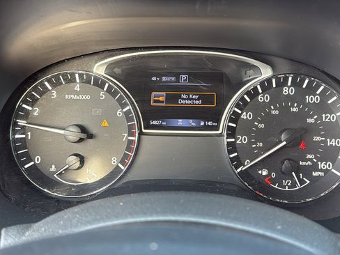 Used 2020 Nissan Pathfinder SL image 8