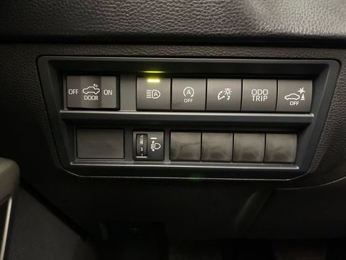 Certified 2025 Toyota Tundra SR5 AWD/4WD image 28