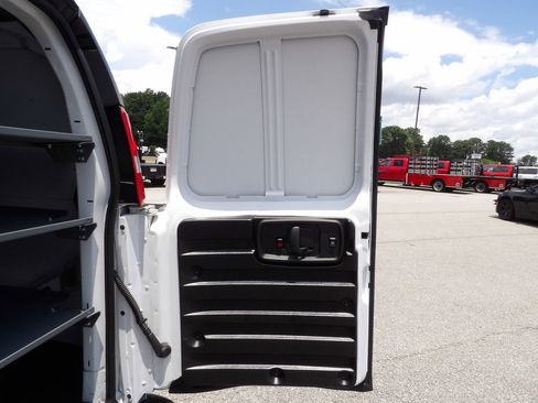 Used 2021 Chevrolet Express 2500 image 43