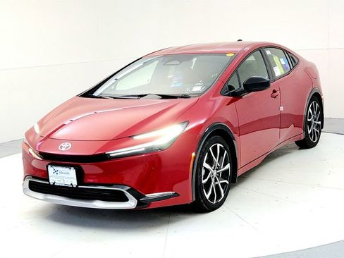 New 2026 Toyota Prius Plug-In Hybrid FWD image 2