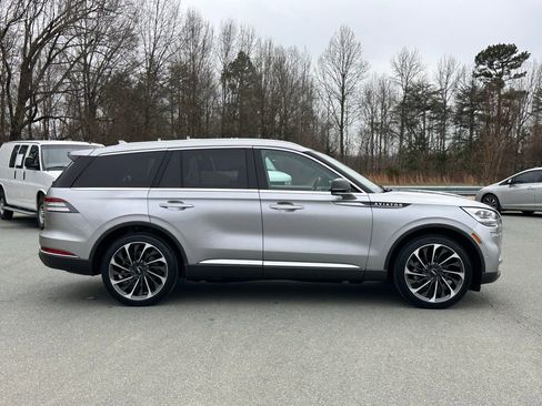 Used 2020 Lincoln Aviator Reserve w/ Equipment Group 202A image 9