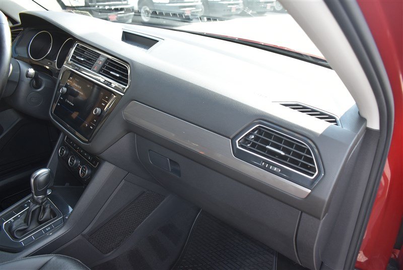Used 2019 Volkswagen Tiguan SE w/ Panoramic Sunroof Package AWD/4WD image 32
