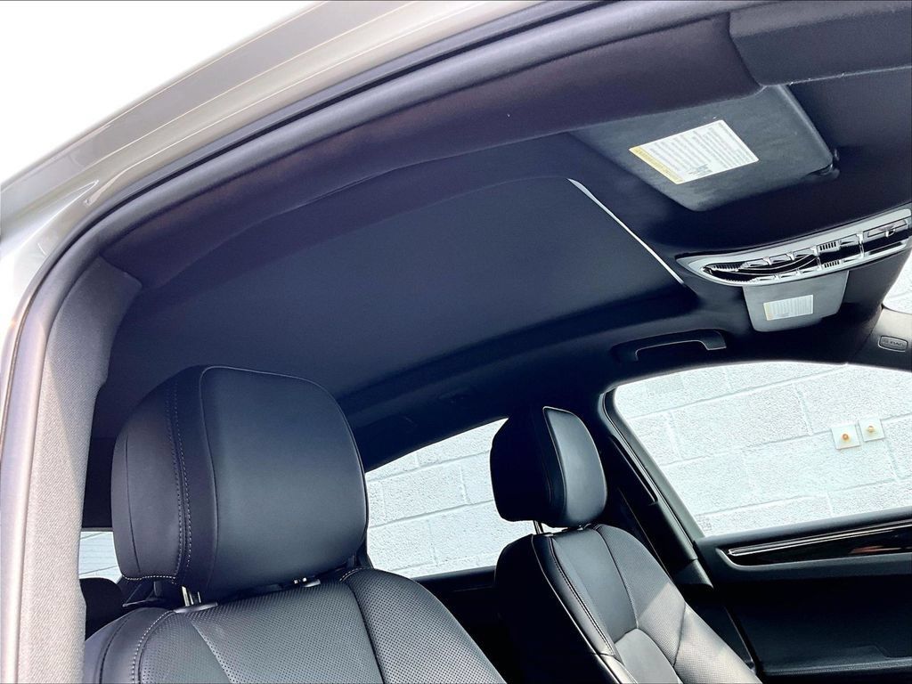 Certified 2026 Porsche Macan AWD/4WD image 27