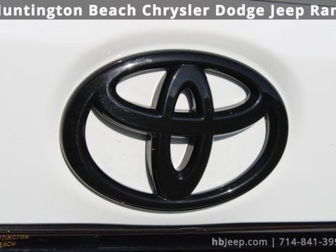 Used 2025 Toyota Corolla SE image 7