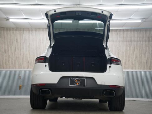 Used 2020 Porsche Macan AWD/4WD image 42