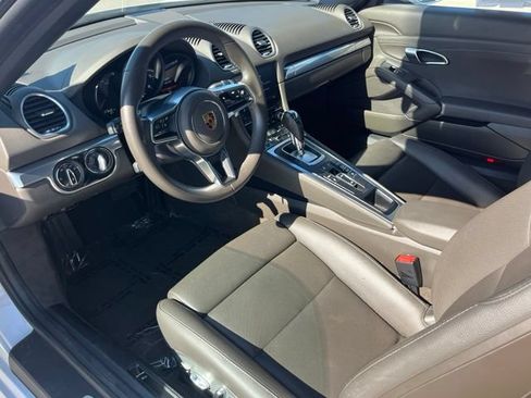 Used 2023 Porsche 718 Boxster RWD image 25