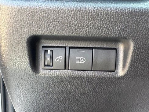 Used 2025 Toyota RAV4 XLE AWD/4WD image 19