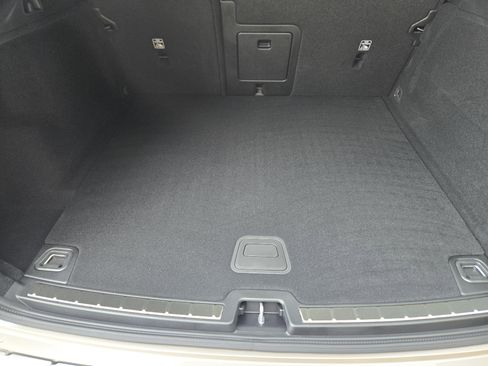 New 2026 Volvo XC60 B5 Plus w/ Protection Package Premier image 34