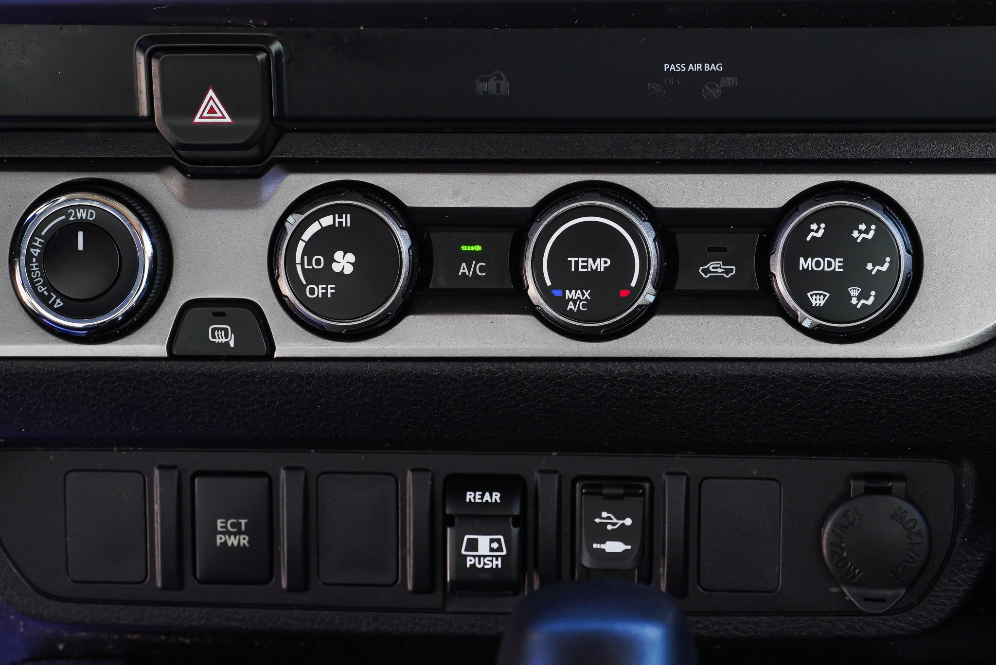 Used 2019 Toyota Tacoma SR5 AWD/4WD image 37