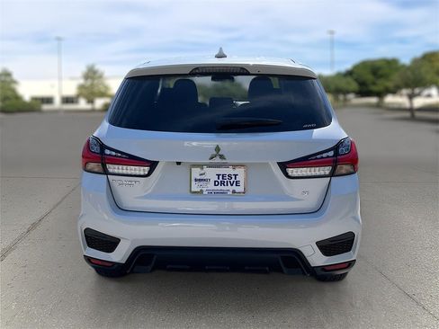 New 2025 Mitsubishi Outlander Sport SE image 6
