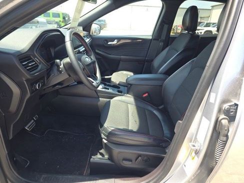 Used 2023 Ford Escape ST-Line w/ Tech Pack #1 AWD/4WD image 17